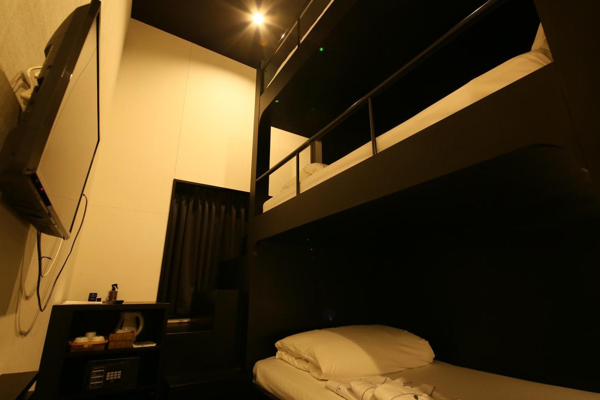 Hotel Trad Replay Oszaka Kültér fotó